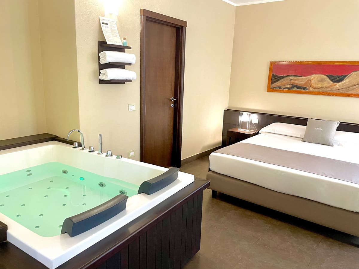 Deluxe Suite Room with Jacuzzi